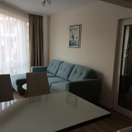 мони * Μπουργκάς