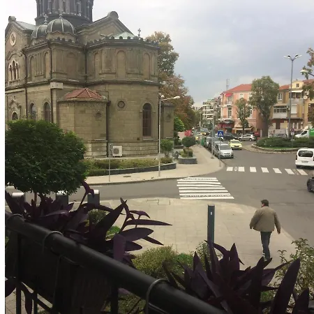 мони Апартамент *