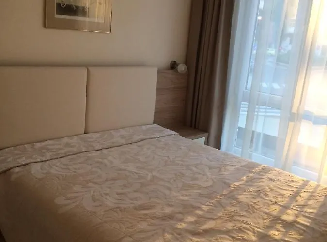 Apartment мони *