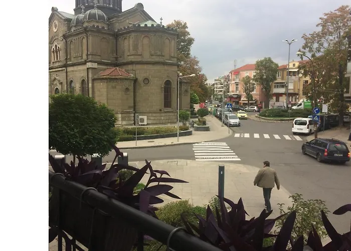 мони Апартамент *