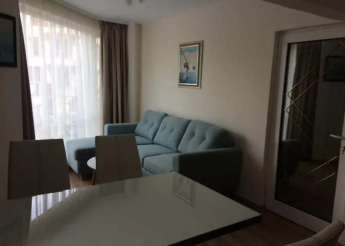 мони * Burgas City